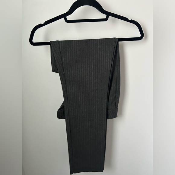 Reitmans Women's Pantsuit Size 3 - Gray Pinstripe - Picture 7 of 9